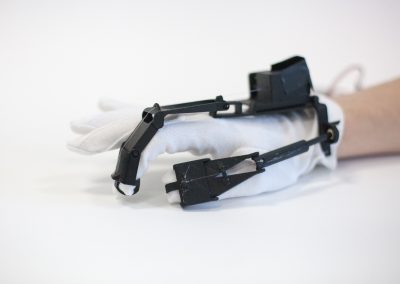 Force-Feedback-Handschuh für Virtual Reality Anwendungen